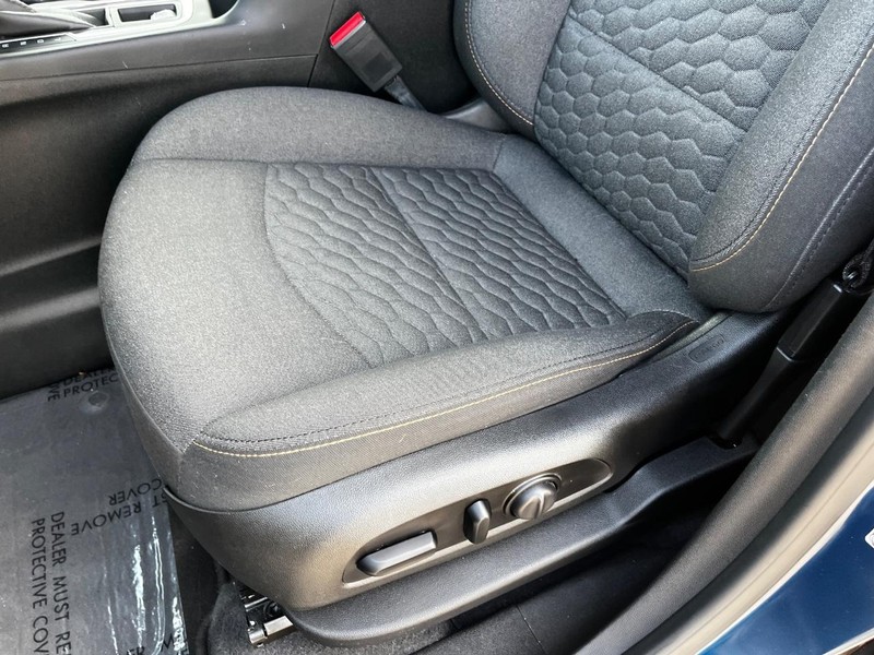 Chevrolet Equinox Vehicle Image 15