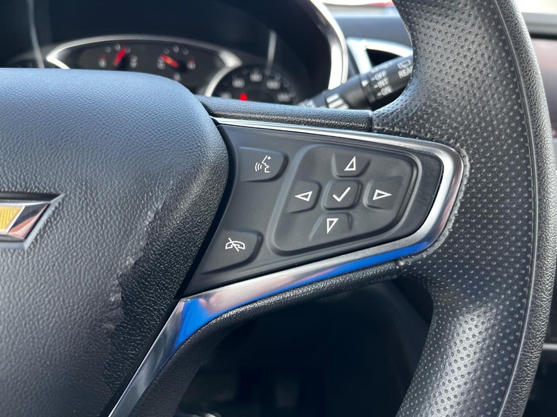 Chevrolet Equinox Vehicle Image 17