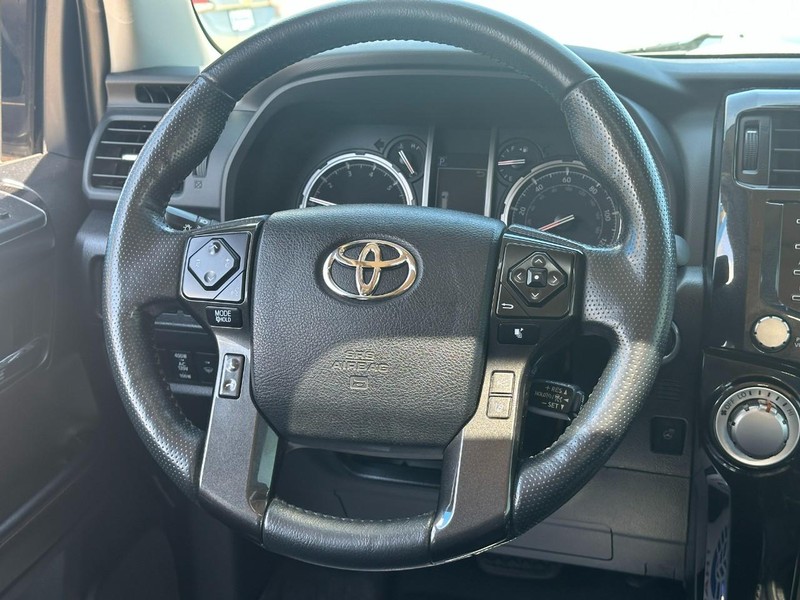 Toyota 4Runner Vehicle Image 13
