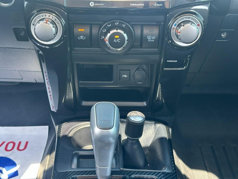 Toyota 4Runner Vehicle Image 15
