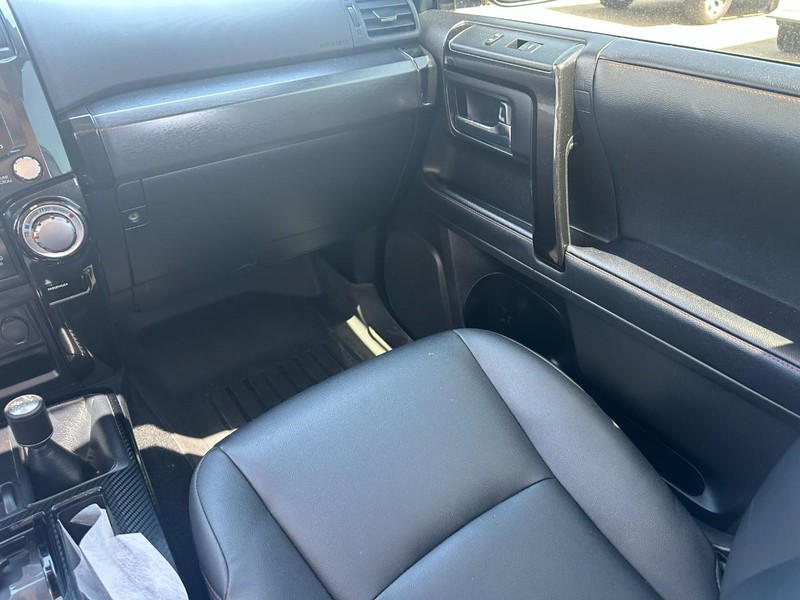 Toyota 4Runner Vehicle Image 16