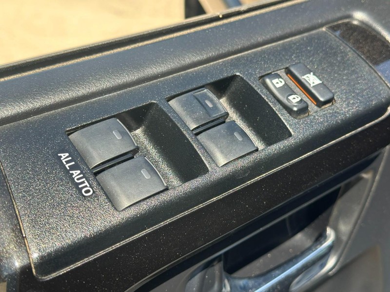 Toyota 4Runner Vehicle Image 17
