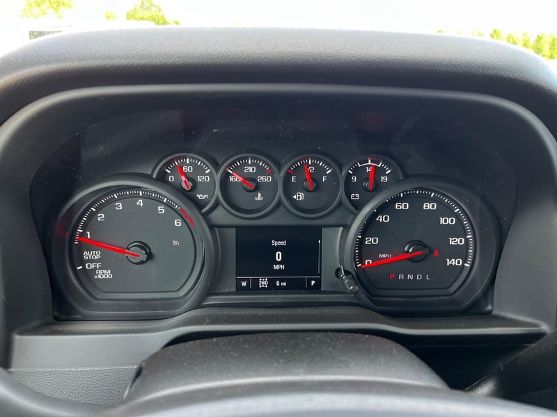 Chevrolet Silverado 1500 Vehicle Image 12