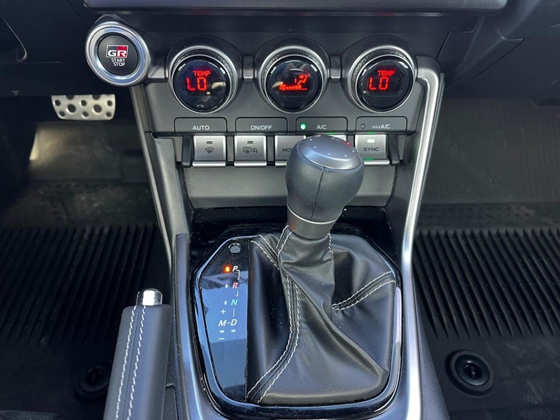 Toyota GR86 Vehicle Image 15