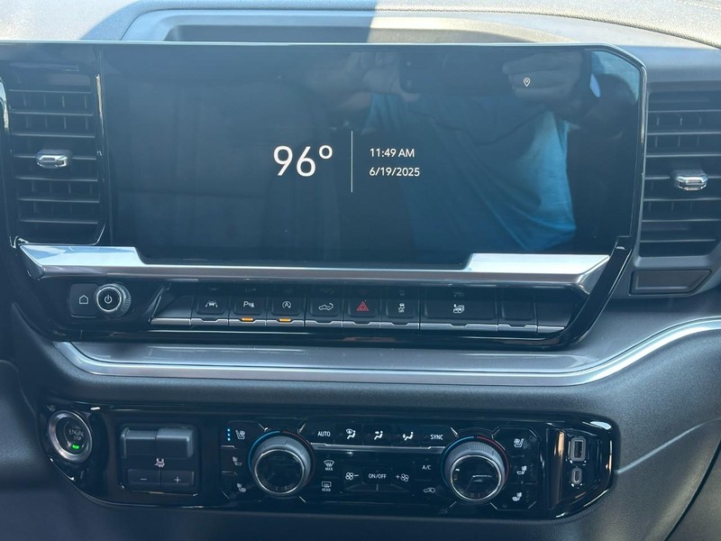 Chevrolet Silverado 1500 Vehicle Image 14