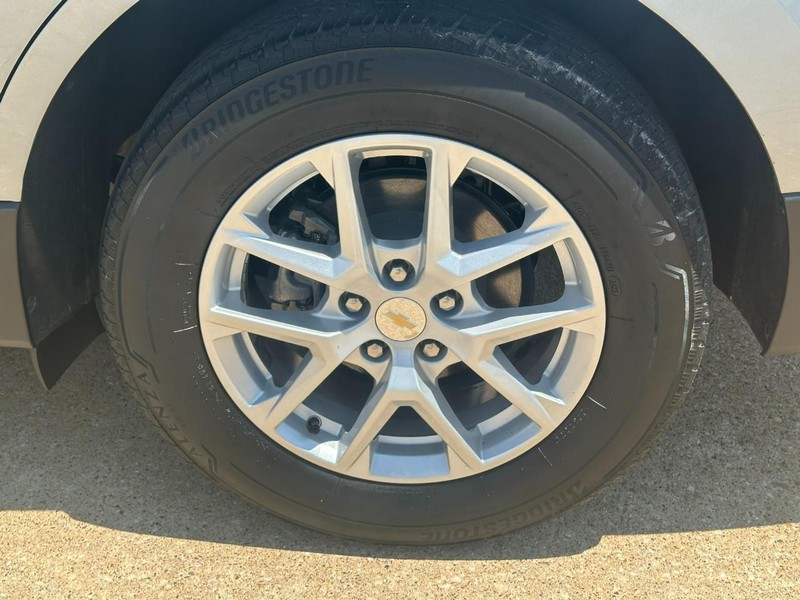 Chevrolet Equinox Vehicle Image 06