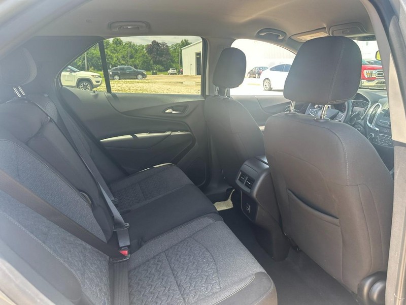 Chevrolet Equinox Vehicle Image 10
