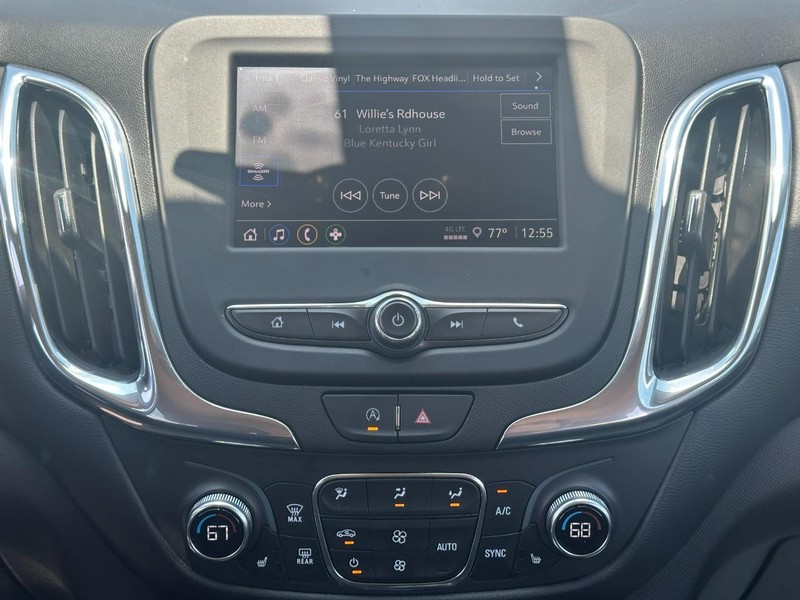 Chevrolet Equinox Vehicle Image 13