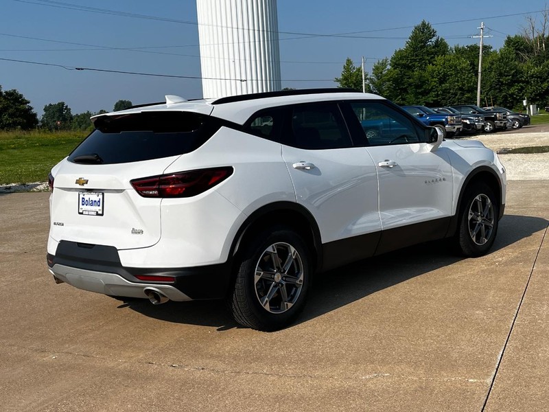 Chevrolet Blazer Vehicle Image 03
