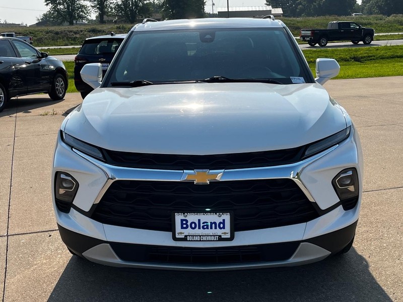 Chevrolet Blazer Vehicle Image 09