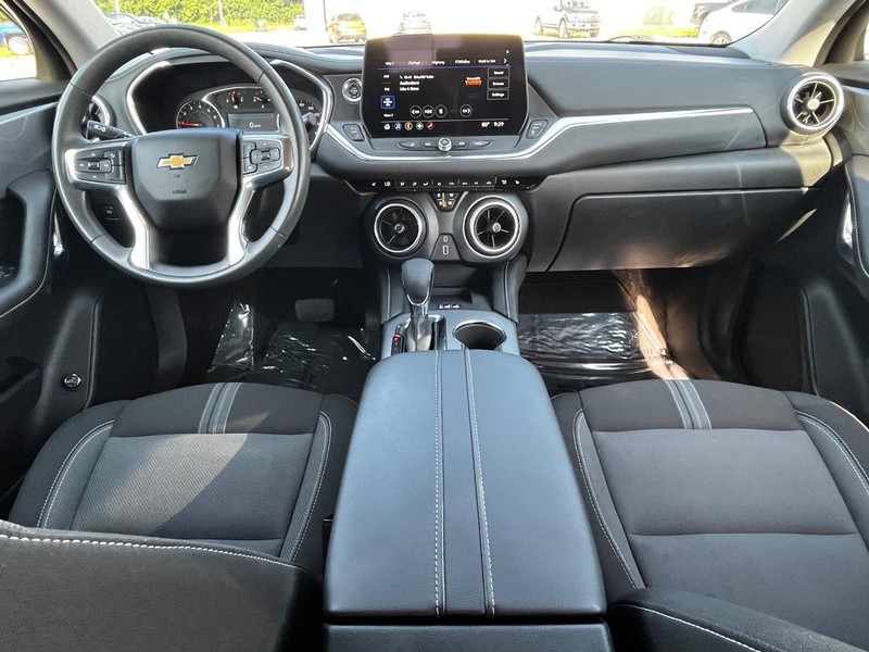 Chevrolet Blazer Vehicle Image 11