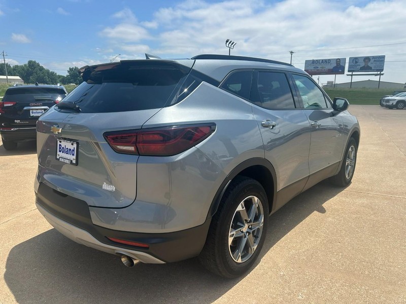 Chevrolet Blazer Vehicle Image 03