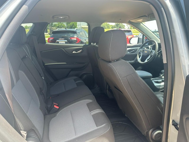 Chevrolet Blazer Vehicle Image 10