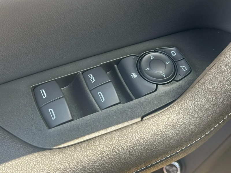 Chevrolet Blazer Vehicle Image 16