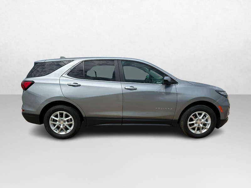 Chevrolet Equinox Vehicle Image 02