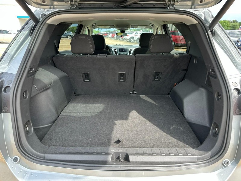 Chevrolet Equinox Vehicle Image 05