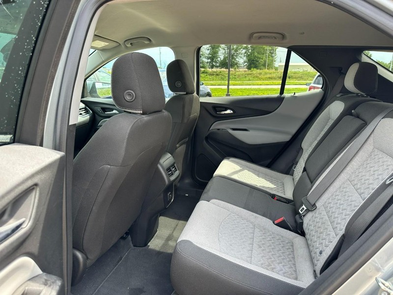 Chevrolet Equinox Vehicle Image 10