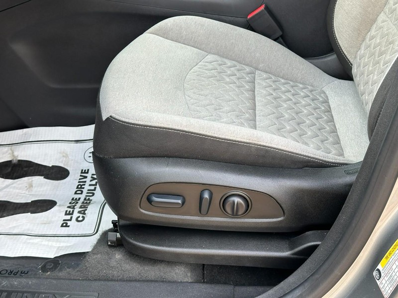 Chevrolet Equinox Vehicle Image 17
