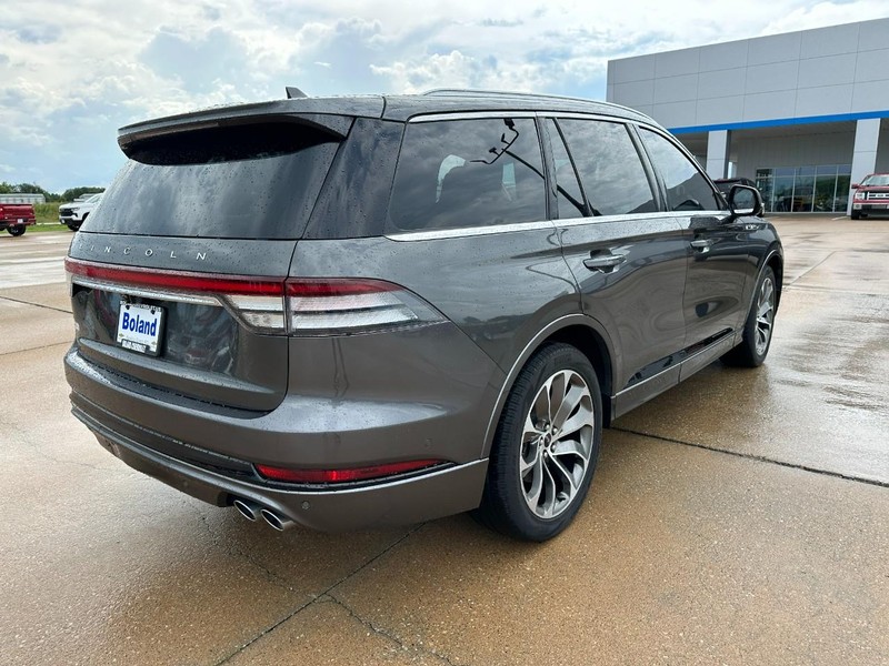 Lincoln Aviator Vehicle Image 03