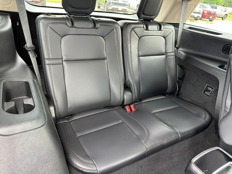 Lincoln Aviator Vehicle Image 05