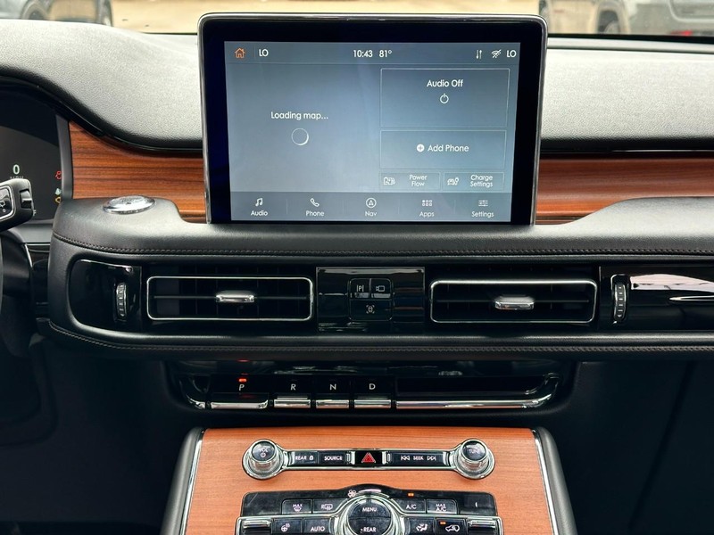 Lincoln Aviator Vehicle Image 10