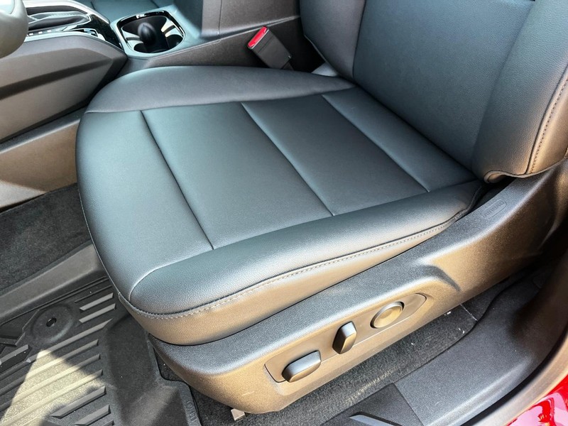 Chevrolet Colorado Vehicle Image 09