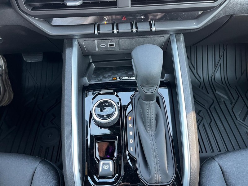 Chevrolet Colorado Vehicle Image 13