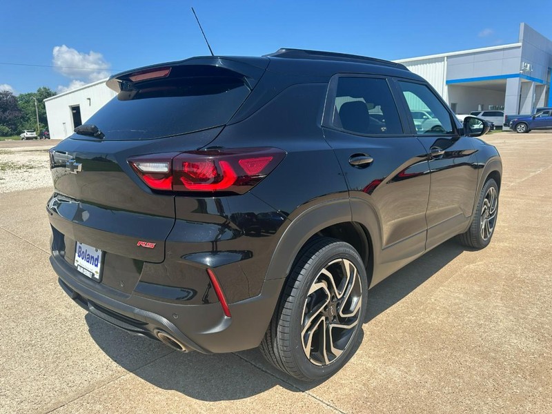 Chevrolet TrailBlazer Vehicle Image 03