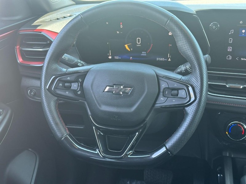 Chevrolet TrailBlazer Vehicle Image 12