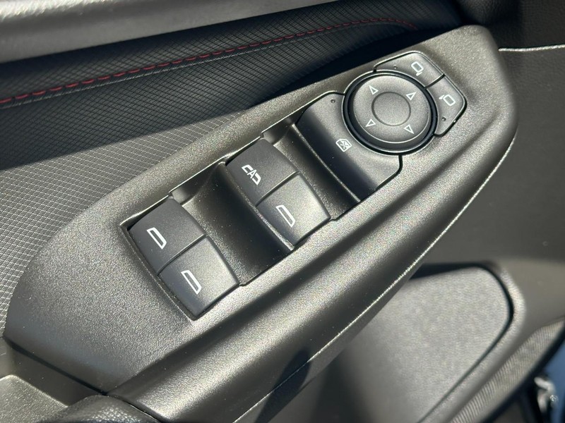 Chevrolet TrailBlazer Vehicle Image 16