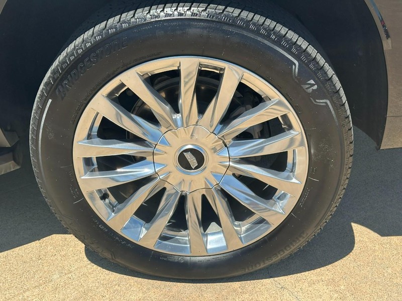 Cadillac Escalade Vehicle Image 06