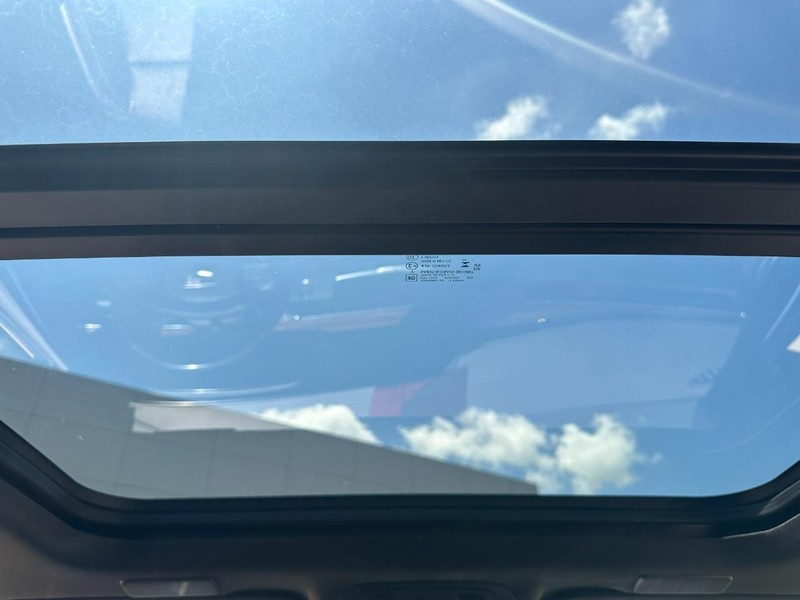 Cadillac Escalade Vehicle Image 12