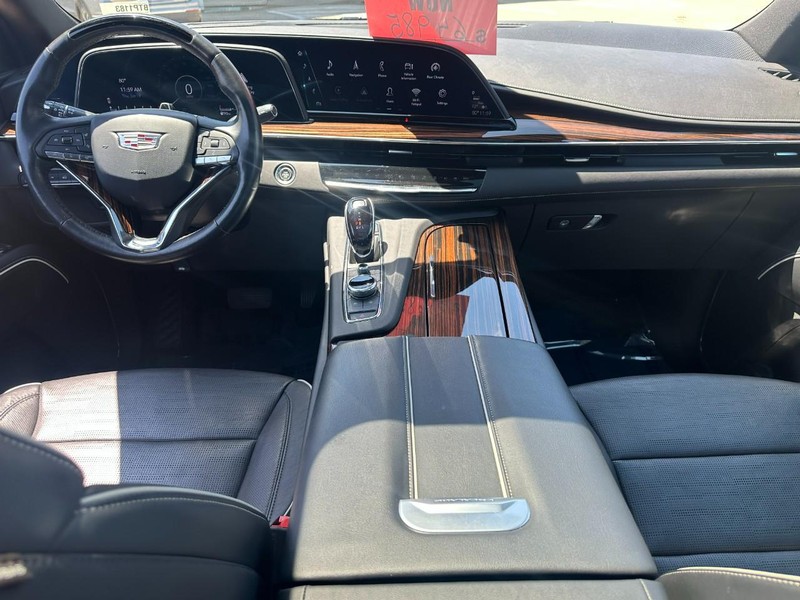 Cadillac Escalade Vehicle Image 13