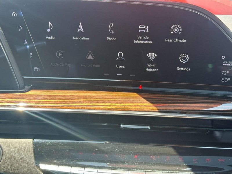 Cadillac Escalade Vehicle Image 15
