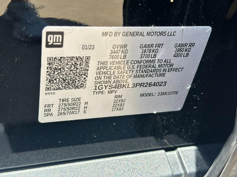 Cadillac Escalade Vehicle Image 26