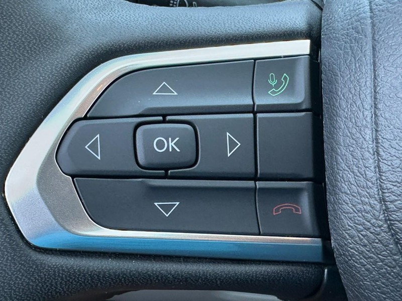 Jeep Compass Vehicle Image 18