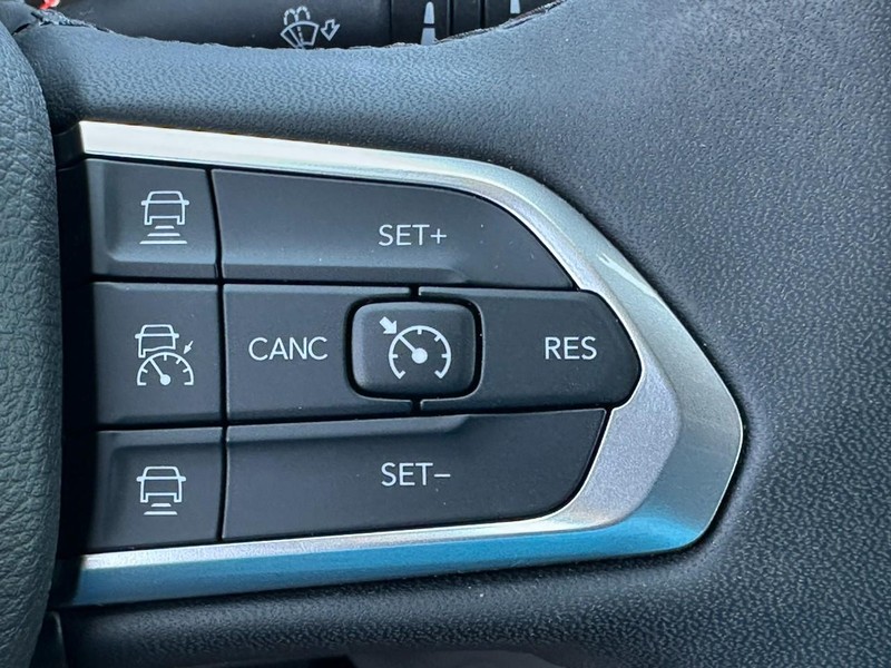 Jeep Compass Vehicle Image 19