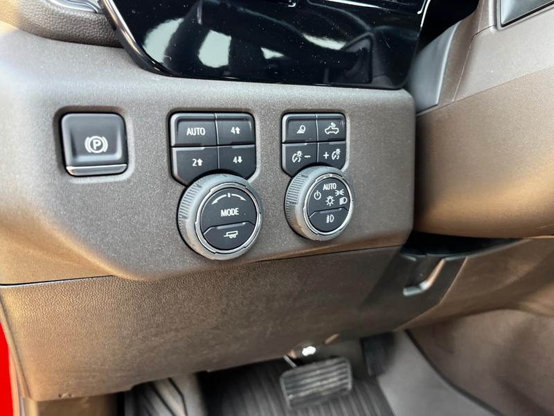 Chevrolet Silverado 1500 Vehicle Image 11