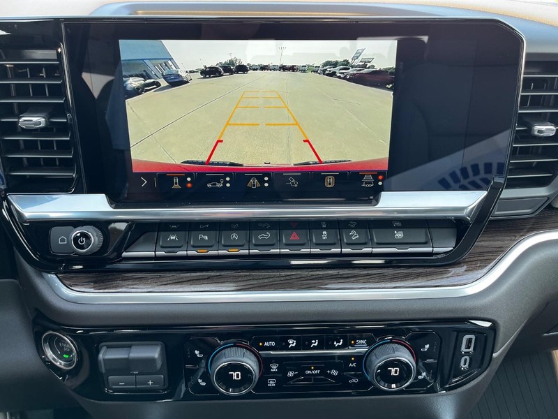 Chevrolet Silverado 1500 Vehicle Image 17