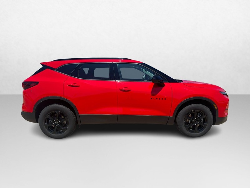 Chevrolet Blazer Vehicle Image 02