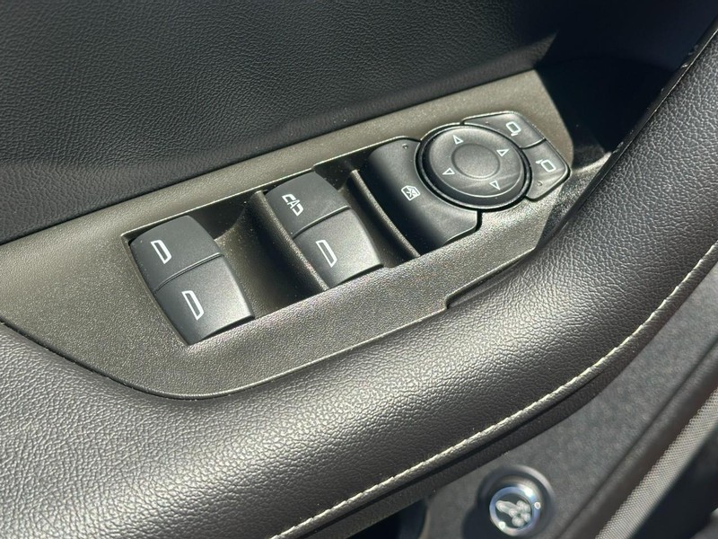 Chevrolet Blazer Vehicle Image 16