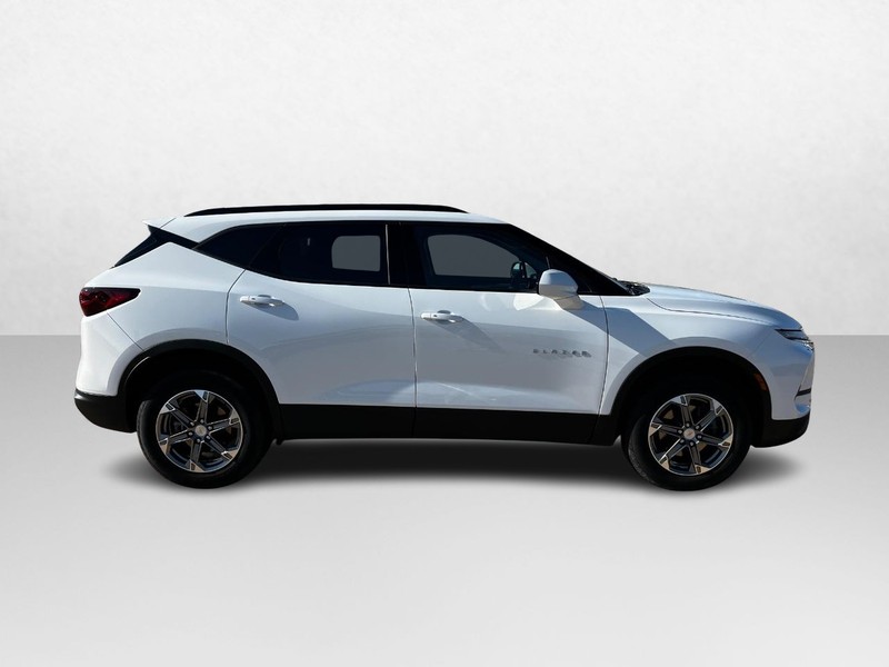 Chevrolet Blazer Vehicle Image 02