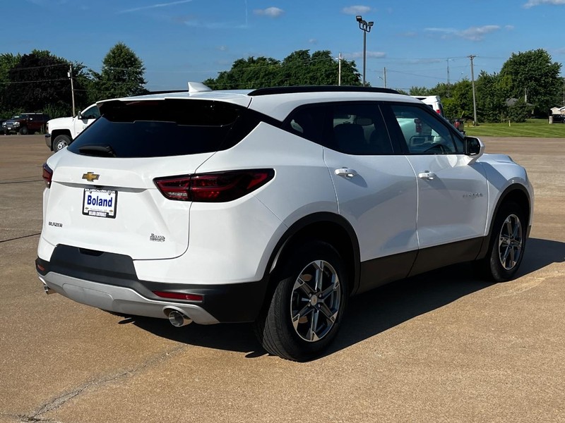 Chevrolet Blazer Vehicle Image 03
