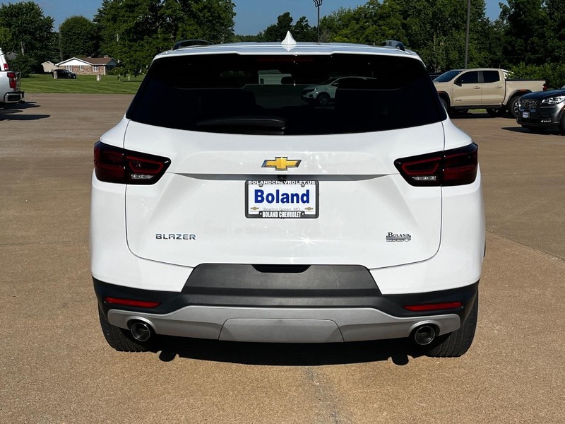 Chevrolet Blazer Vehicle Image 04