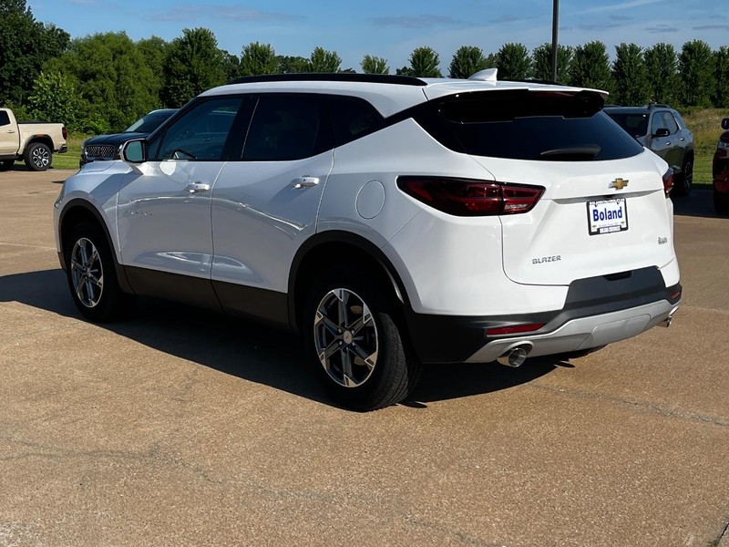 Chevrolet Blazer Vehicle Image 06