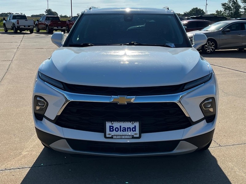 Chevrolet Blazer Vehicle Image 09