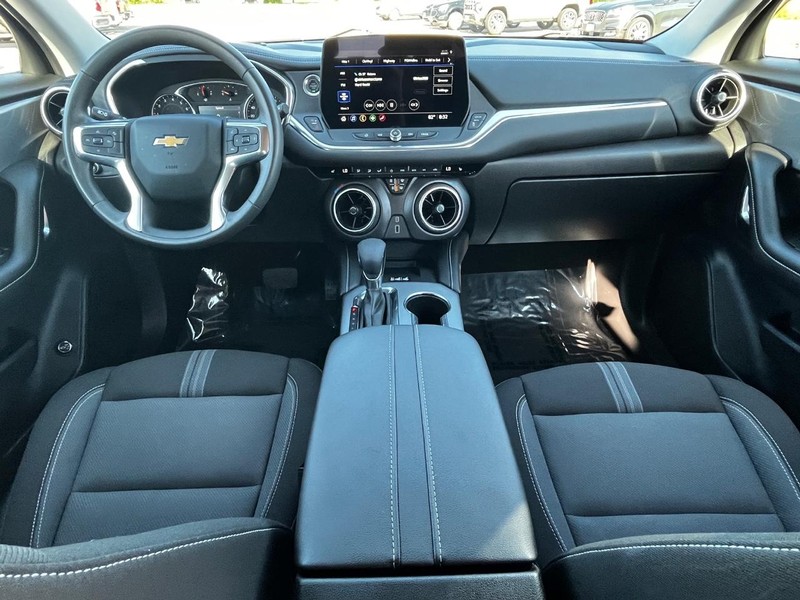 Chevrolet Blazer Vehicle Image 11