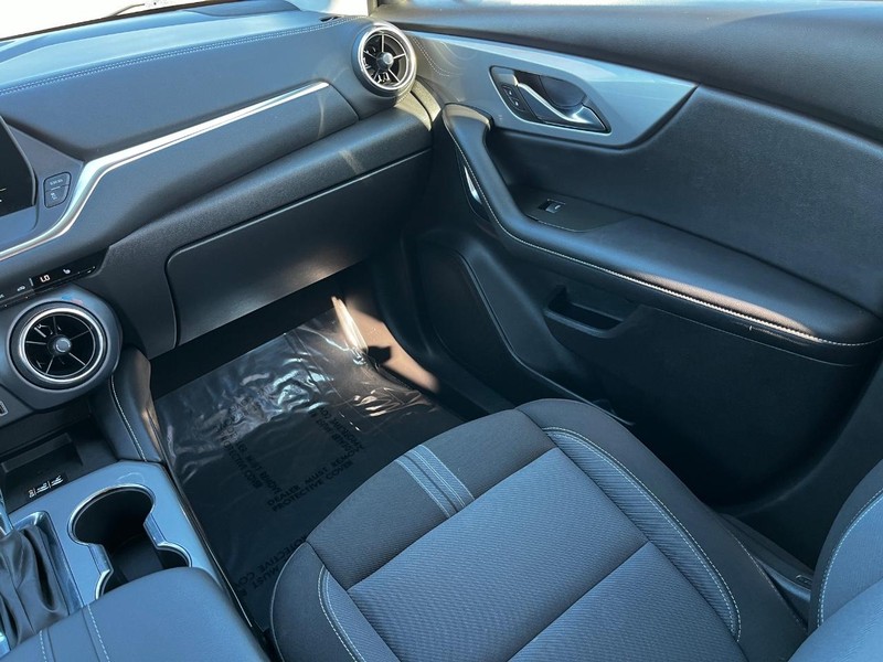 Chevrolet Blazer Vehicle Image 13