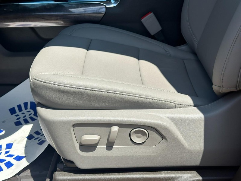 Chevrolet Silverado 1500 Vehicle Image 11
