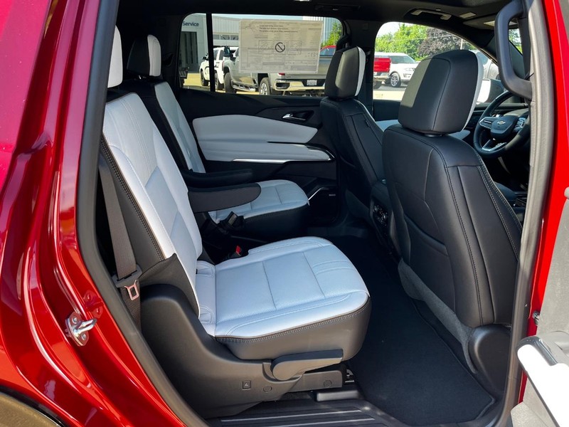 Chevrolet Traverse Vehicle Image 04